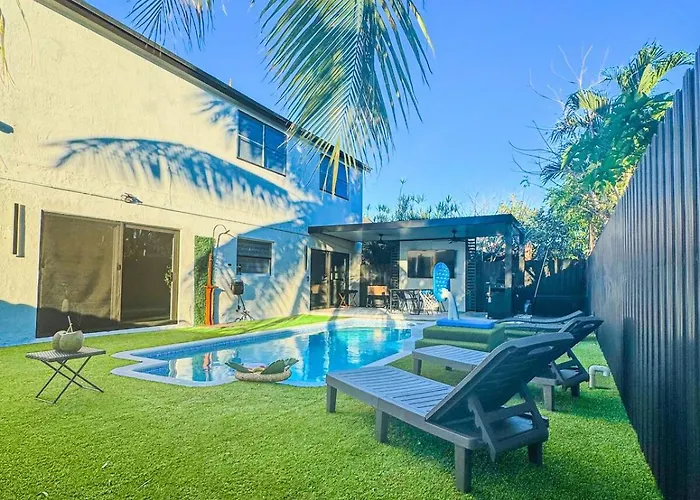 Casa Madrisqui Heated Pool Oasis 12 Guests Midway Keys & Miami