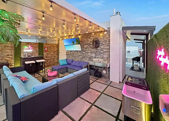 Vacay Spot Experience Luna Sky! 65" Tv Bar, Bbq, Shower Massage Jets, Music, Go To Fl Keys